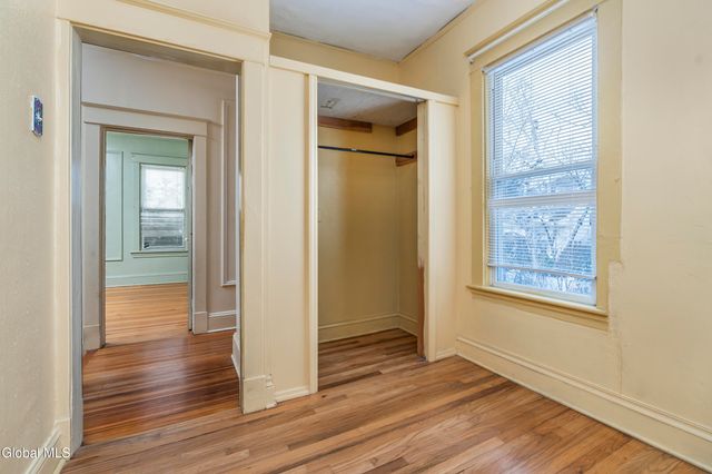 18 Fairlawn Avenue, Albany, NY 12203