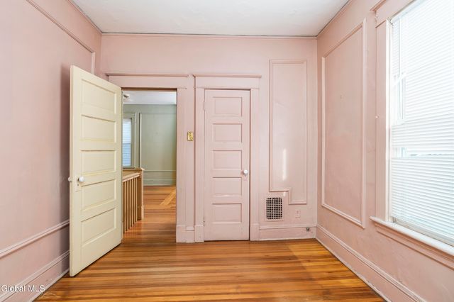 18 Fairlawn Avenue, Albany, NY 12203