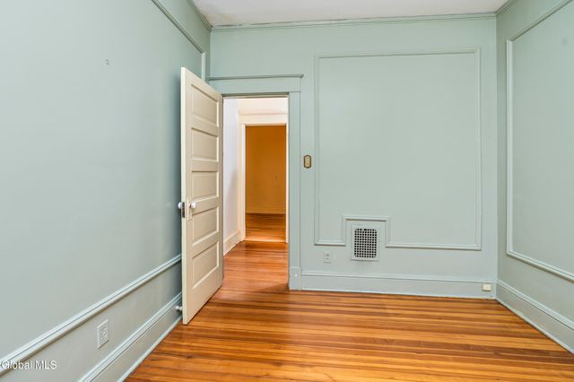 18 Fairlawn Avenue, Albany, NY 12203