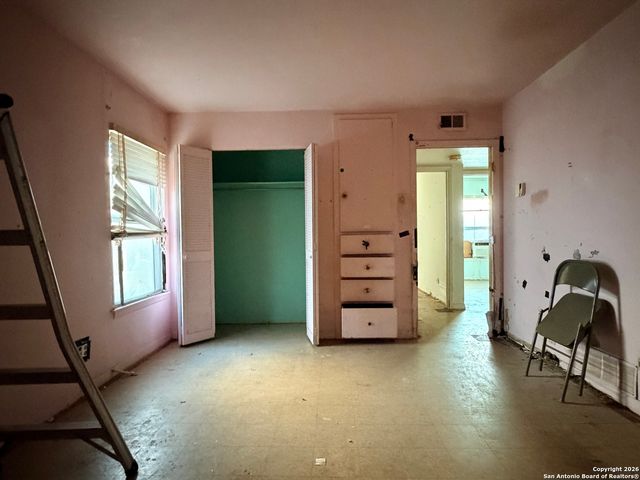 4827 Newcome, San Antonio, TX 78229