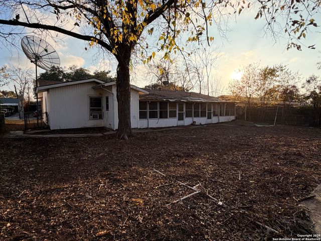 4827 Newcome, San Antonio, TX 78229