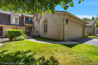 1447 Ravineview Court #C-12, Bloomfield Charter Township, MI 48304