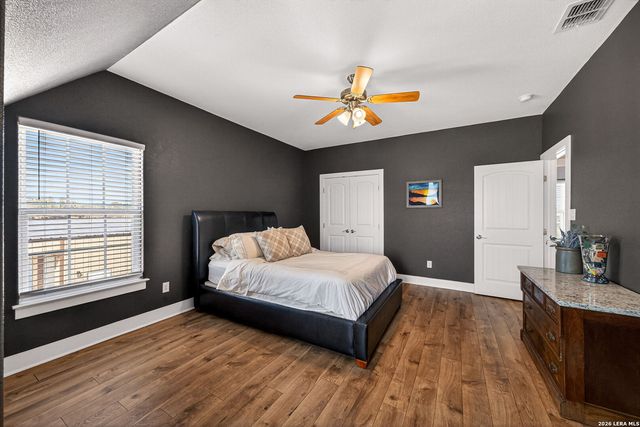 932 County Road 761, Devine, TX 78016