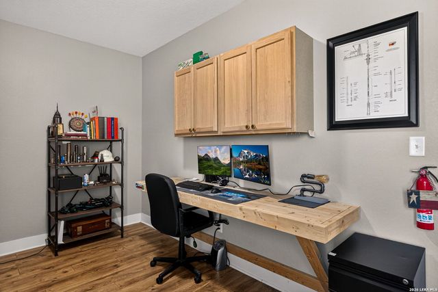 932 County Road 761, Devine, TX 78016