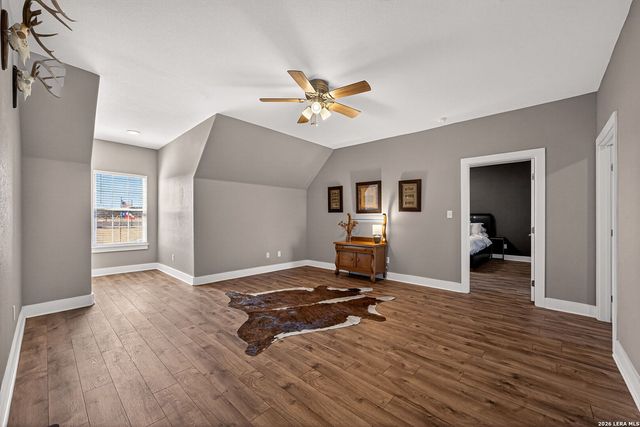 932 County Road 761, Devine, TX 78016