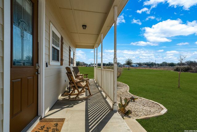 932 County Road 761, Devine, TX 78016