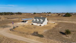932 County Road 761, Devine, TX 78016