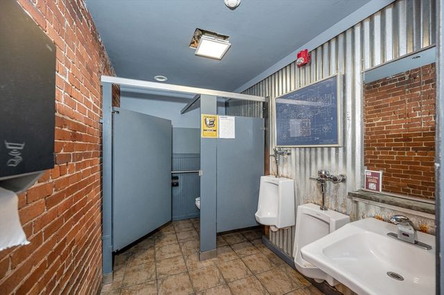 197 Market St, Lowell, MA 01852