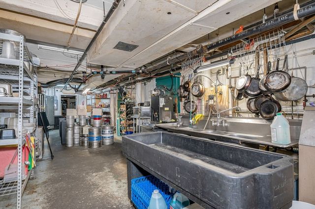 197 Market St, Lowell, MA 01852