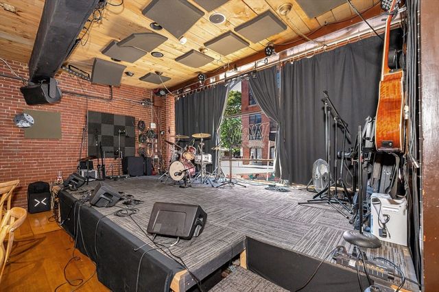 197 Market St, Lowell, MA 01852