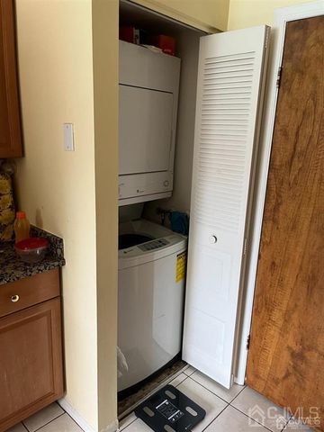 915 Edison Glen Terrace, Edison, NJ 08837