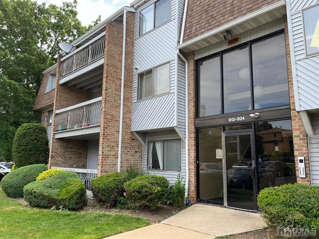 915 Edison Glen Terrace, Edison, NJ 08837