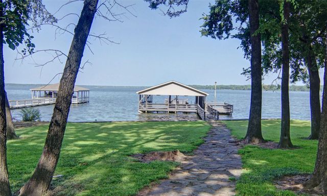 569 Rs County Road 3446, Emory, TX 75440