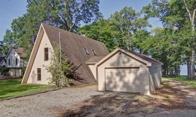 569 Rs County Road 3446, Emory, TX 75440