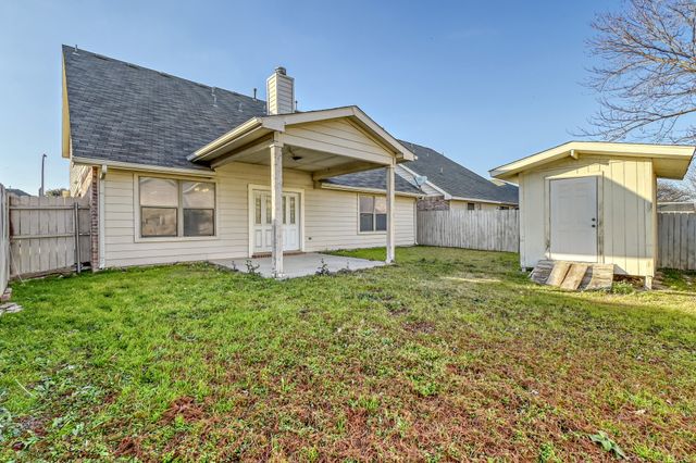 5832 Arena Circle, Fort Worth, TX 76179