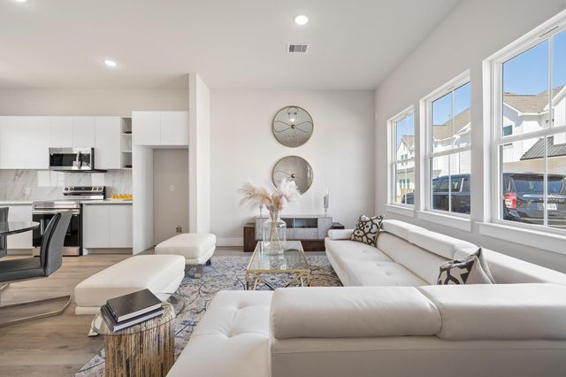 6702 Metro Village Blvd 53, Houston, TX 77083