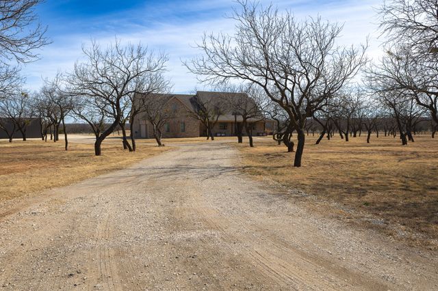 213 Crooked Creek Road, Abilene, TX 79602