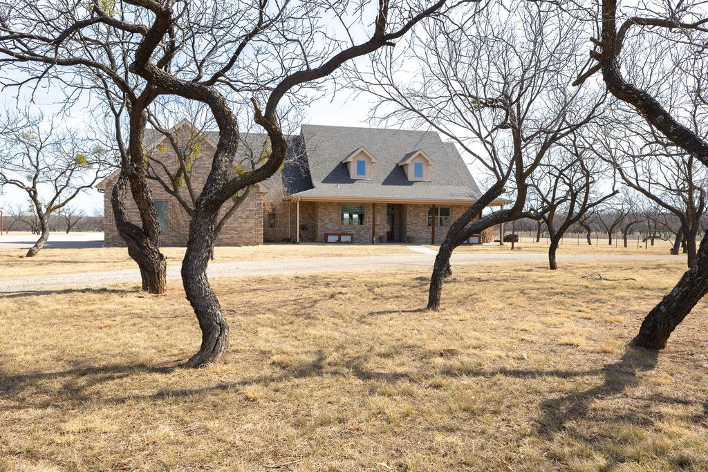 213 Crooked Creek Road, Abilene, TX 79602