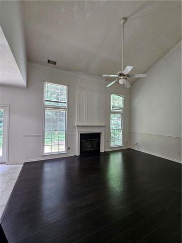 2260 Eagle Nest Bluff, Lawrenceville, GA 30044