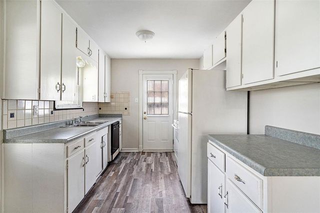 3001 Rust Avenue, Texas City, TX 77590