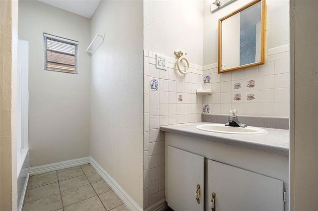 3001 Rust Avenue, Texas City, TX 77590