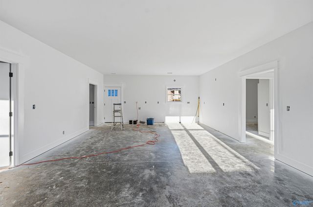 812 Colonial Drive, Arab, AL 35016