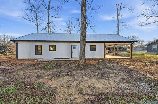 812 Colonial Drive, Arab, AL 35016