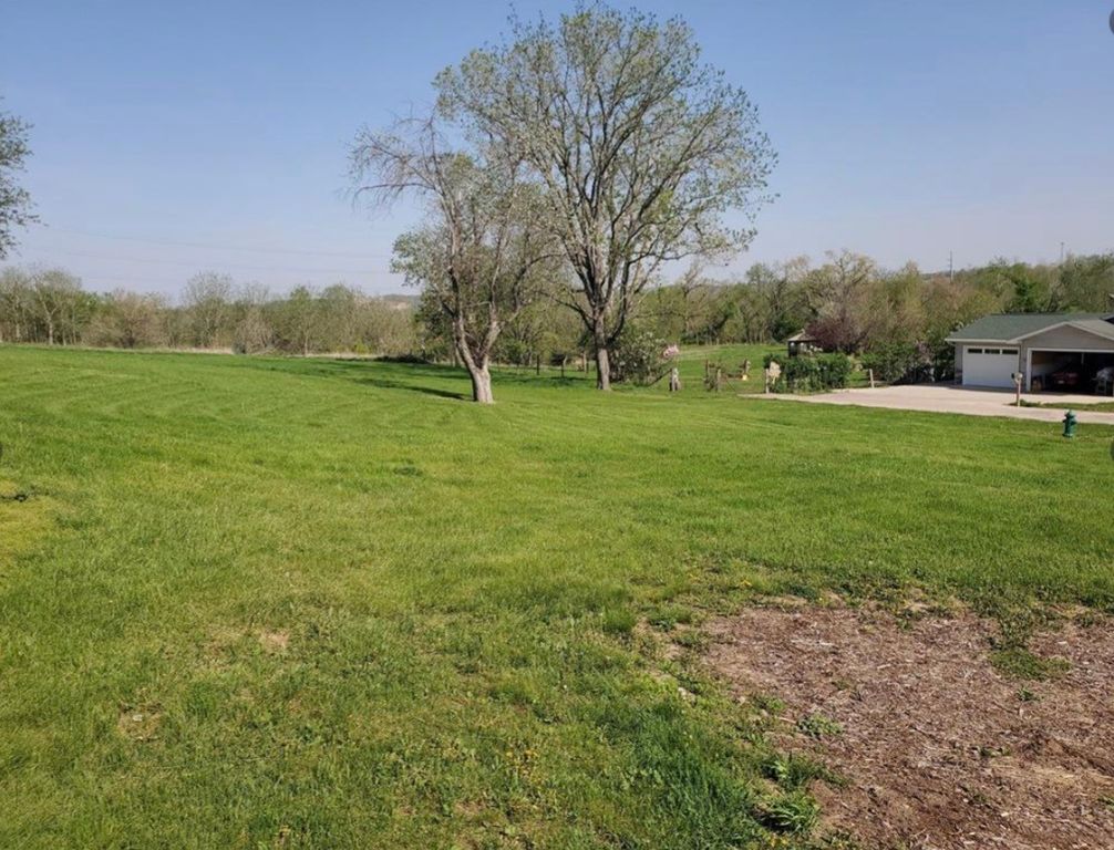 1110 Quarry Avenue SW, Cedar Rapids, IA 52404