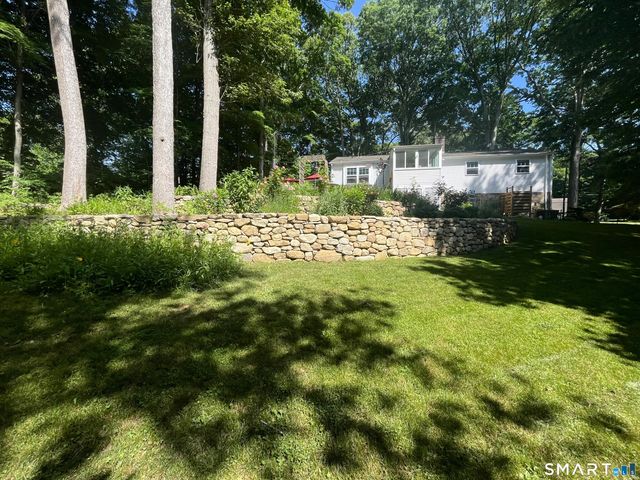 32 Wellsweep Drive, Madison, CT 06443