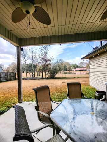 18081 Old Trail Dr, Prairieville, LA 70769