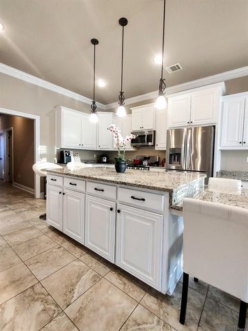 18081 Old Trail Dr, Prairieville, LA 70769