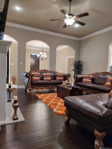 18081 Old Trail Dr, Prairieville, LA 70769