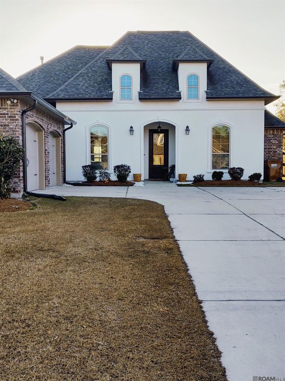 18081 Old Trail Dr, Prairieville, LA 70769