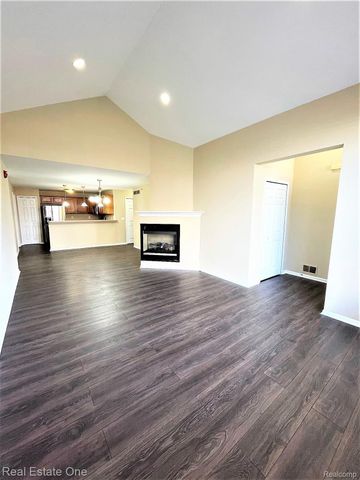 4103 CAMERON Circle, Commerce Charter Township, MI 48390