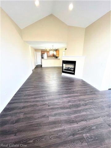 4103 CAMERON Circle, Commerce Charter Township, MI 48390