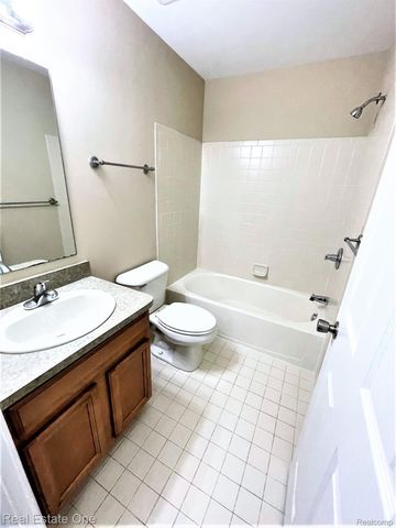 4103 CAMERON Circle, Commerce Charter Township, MI 48390