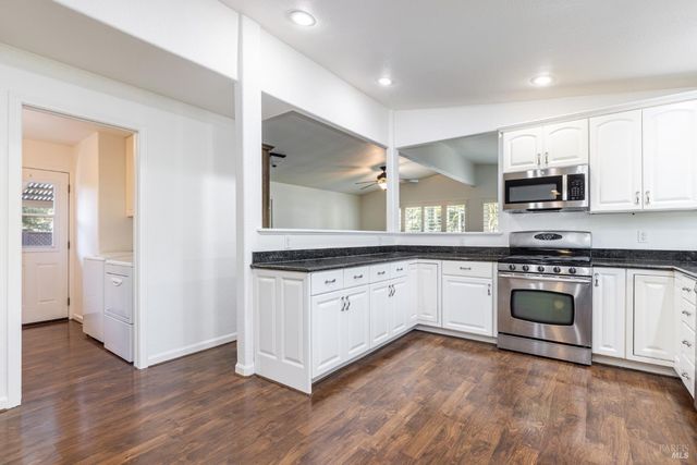 7 San Juan Ct, St. Helena, CA 94574