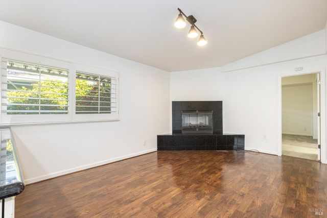 7 San Juan Ct, St. Helena, CA 94574