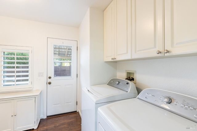 7 San Juan Ct, St. Helena, CA 94574