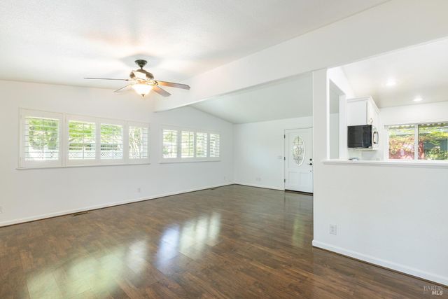 7 San Juan Ct, St. Helena, CA 94574