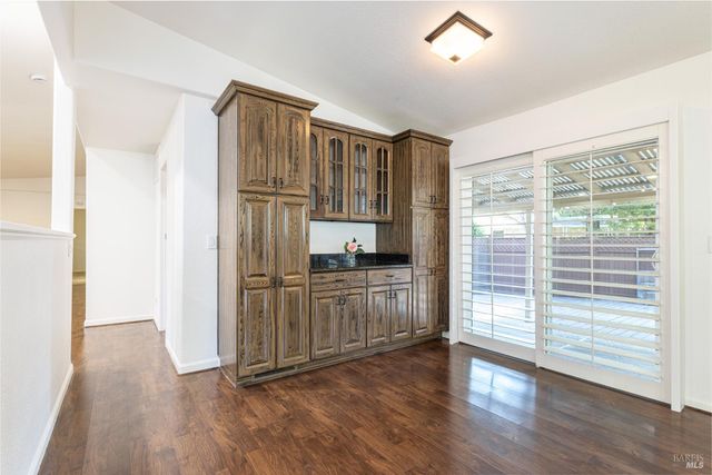 7 San Juan Ct, St. Helena, CA 94574