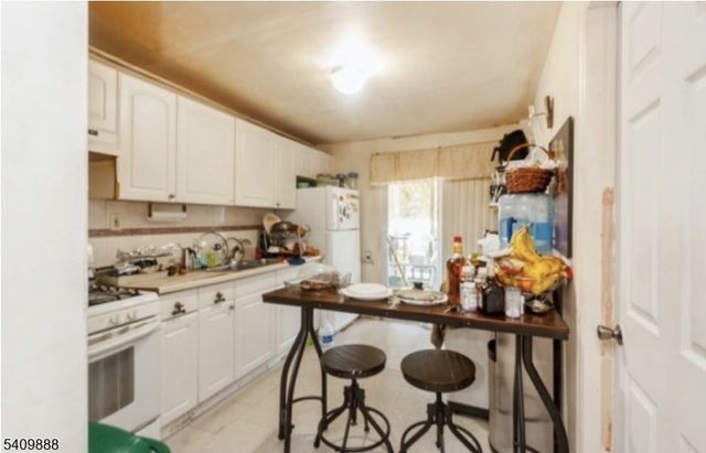 148 Barclay St, Paterson City, NJ 07503