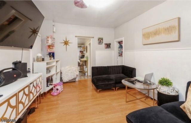 148 Barclay St, Paterson City, NJ 07503