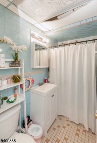 148 Barclay St, Paterson City, NJ 07503