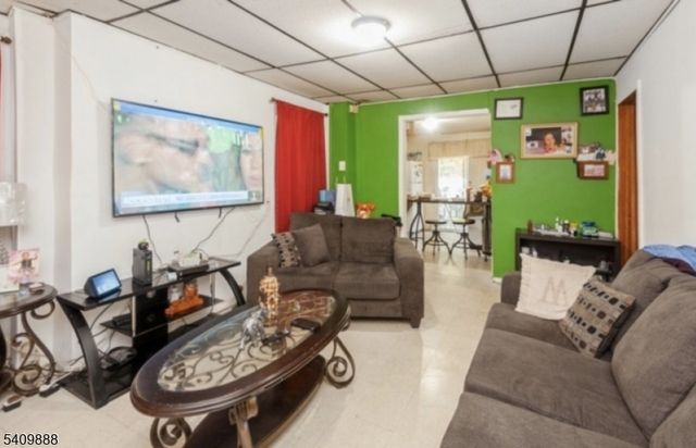 148 Barclay St, Paterson City, NJ 07503