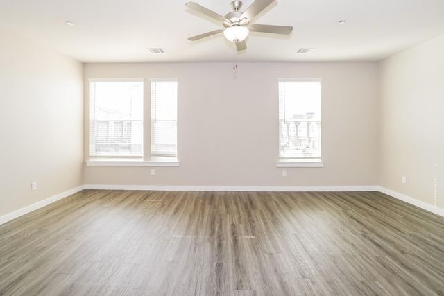 309 N Centro Circle, Shenandoah, TX 77385