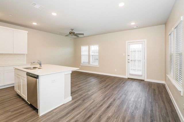 309 N Centro Circle, Shenandoah, TX 77385