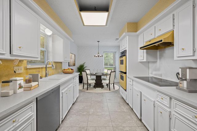 2034 Lakeville Drive, Kingwood, TX 77339