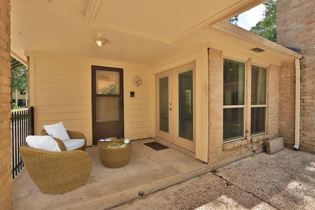 2034 Lakeville Drive, Kingwood, TX 77339