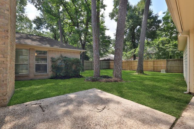 2034 Lakeville Drive, Kingwood, TX 77339